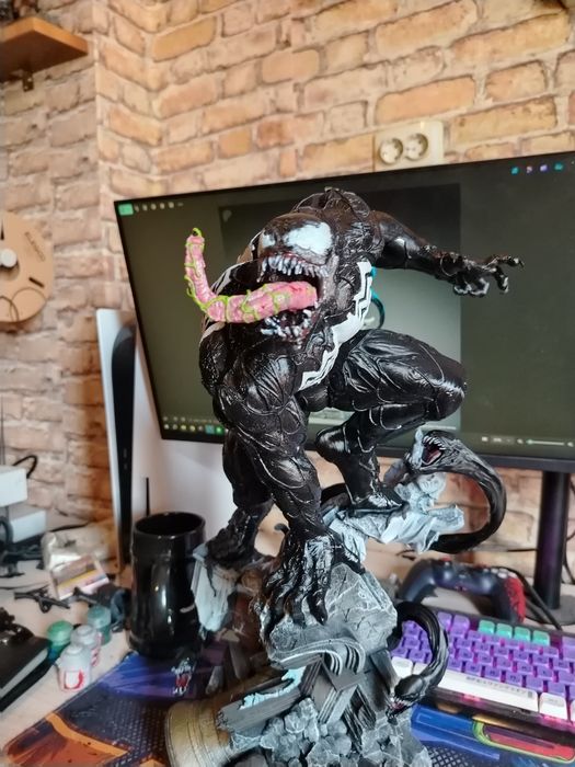 Marvel venom 3d принтирана фигура