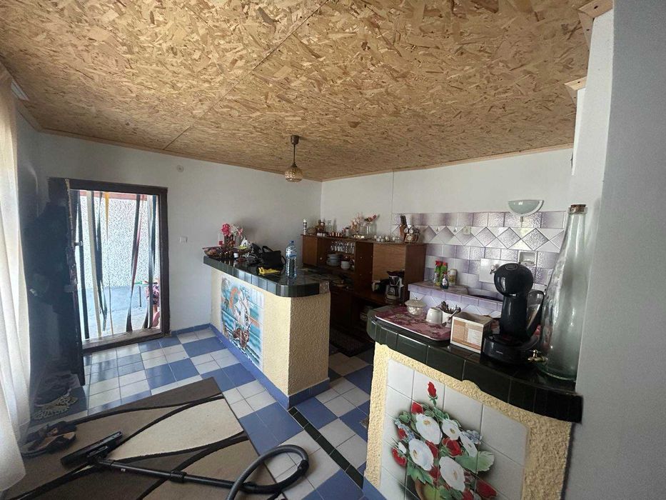 Двуетажна къща, с. Еленово