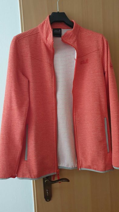 Jack Wolfskin Дамски спортен суичър+ Тениска за 60лв