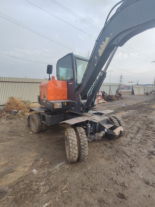 Dosan DX W ECO екскватори хизмати бор Бухоро буйлаб.

Камплектида 2дон