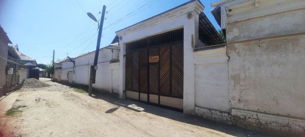 Продажа дома со двором