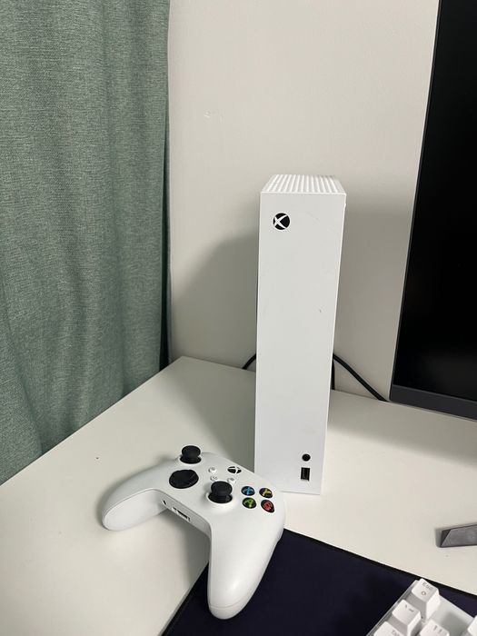 Продавам Xbox series s