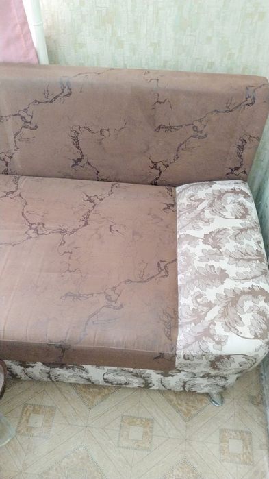 Диван раскладной б/у в отличном состоянии