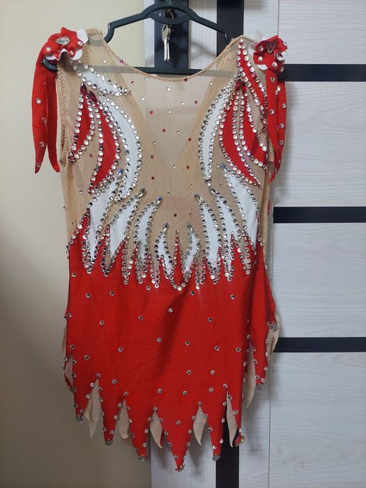 Kupalnik gimnastik qizaloqlar uchun