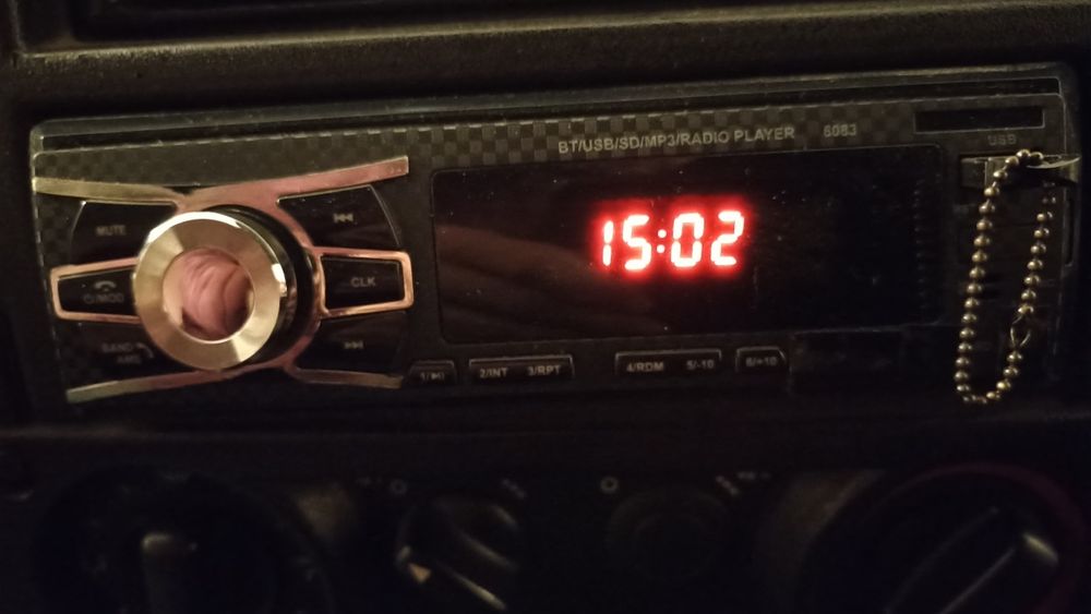 Автомагнитола  E5-1DIN 6083.  USB, Bluetooth, Aux