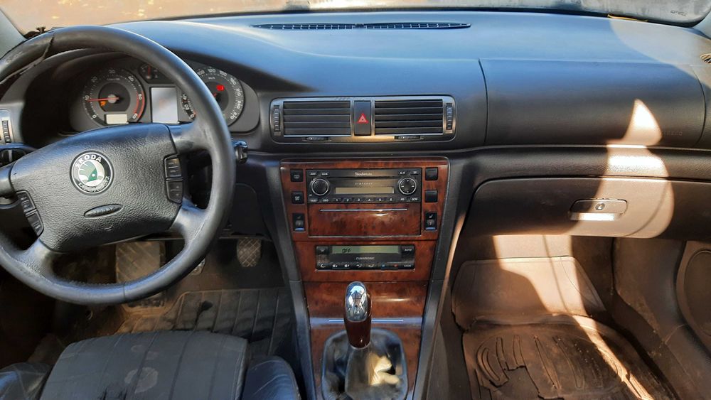 dezmembrez skoda superb 1 cod motor AWX/aripi superb 1/grila superb 1/