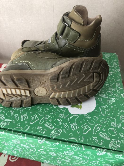 Продам ботиночки осенние