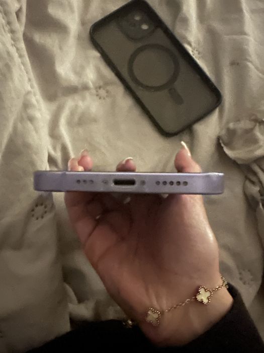 iphone 12 purple •