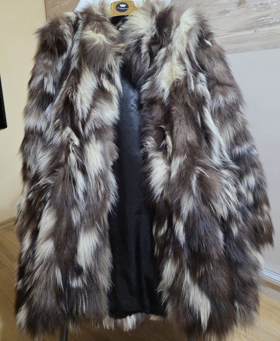 Haina blana vulpe argintie