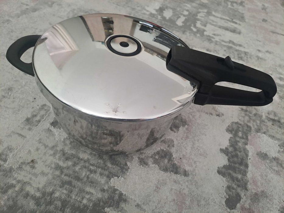 Fissler Vitavit 4.5 l made in Germany oala sub presiune