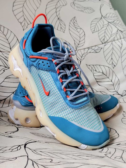 Обувки Nike React Live