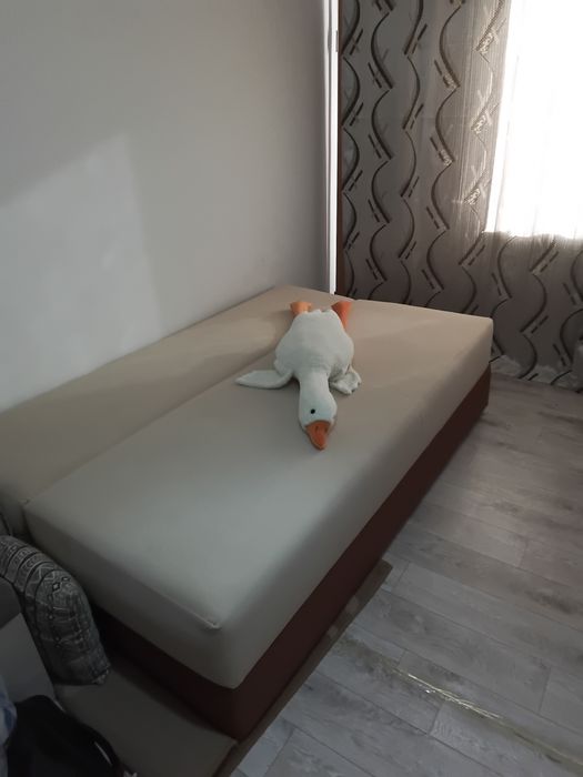 Продам бескаркасный диван.