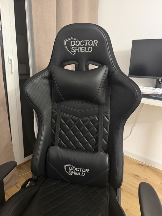 Scaun gaming cu rgb functional