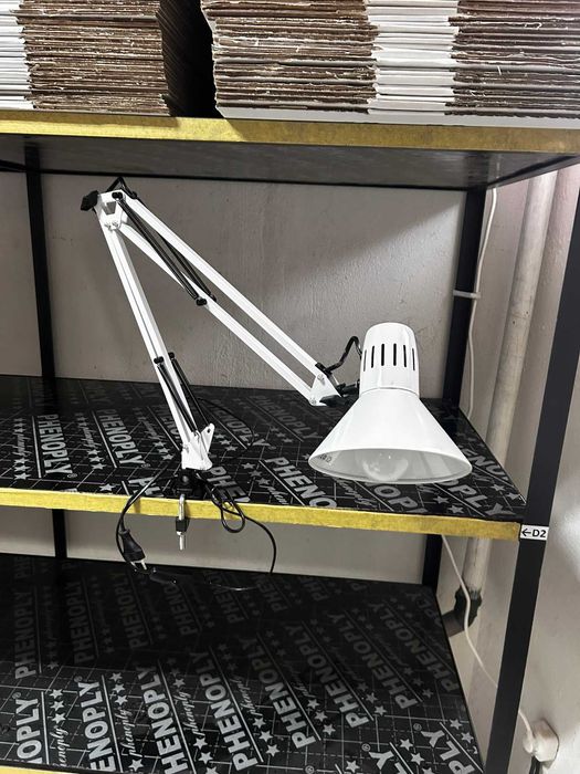 Работна лампа с чупещо рамо бяла Е27