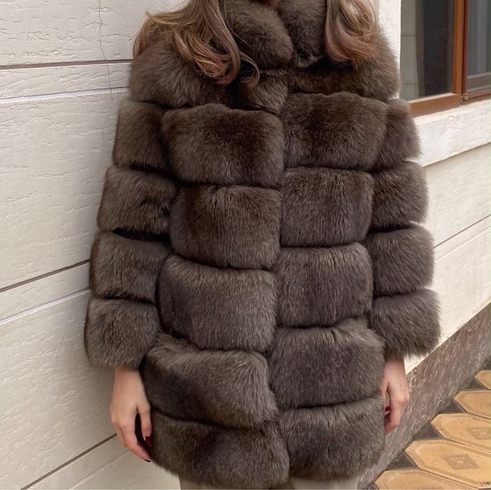 Шуба из песца. Натуральный мех.