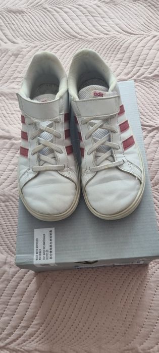 Маратонки Adidas за момиче - номер 35