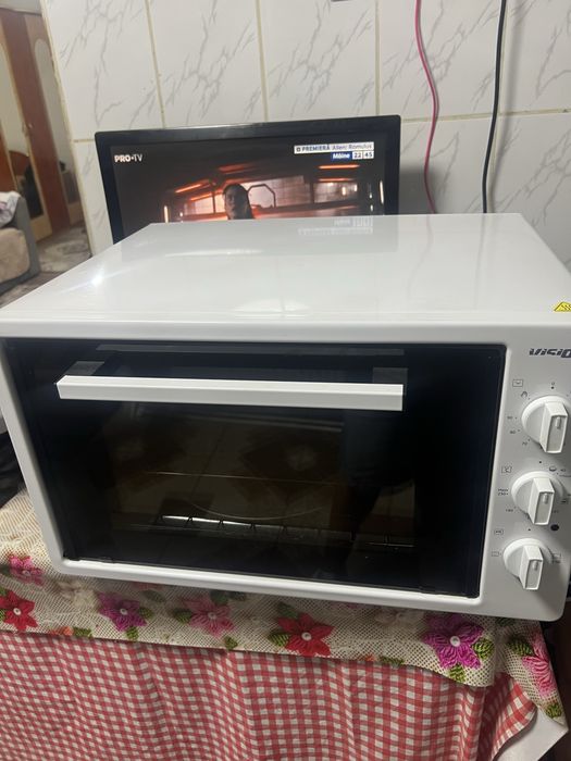 De vanzare 2 butelii+cuptor de gatit