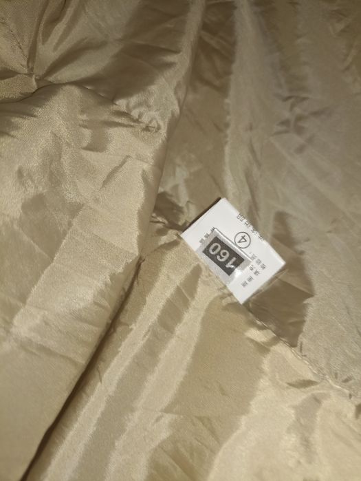 Продам куртку на рост 158