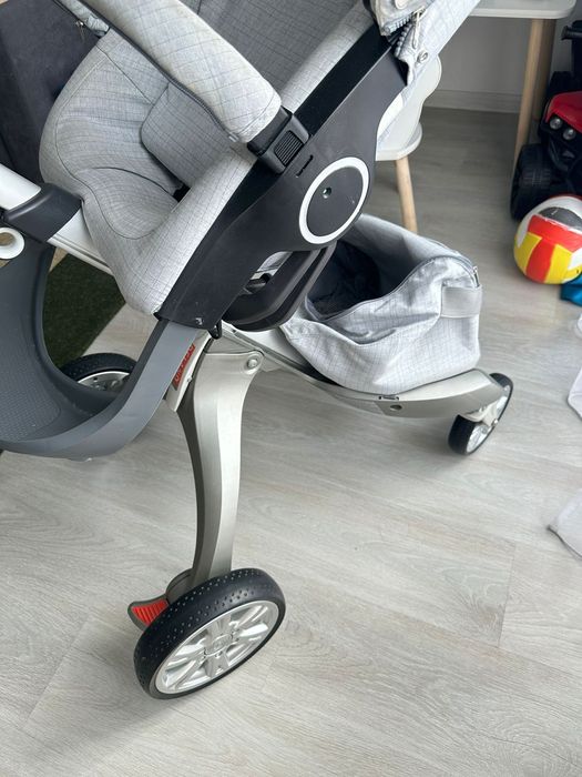 Коляска детский  4/1 новый