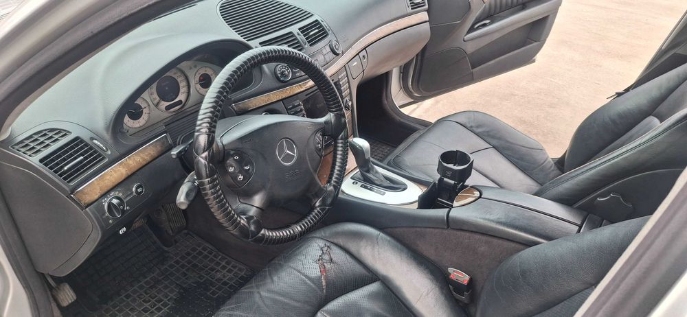 Продавам Мерцедес Е 270 CDI 177коня авангард 2004г