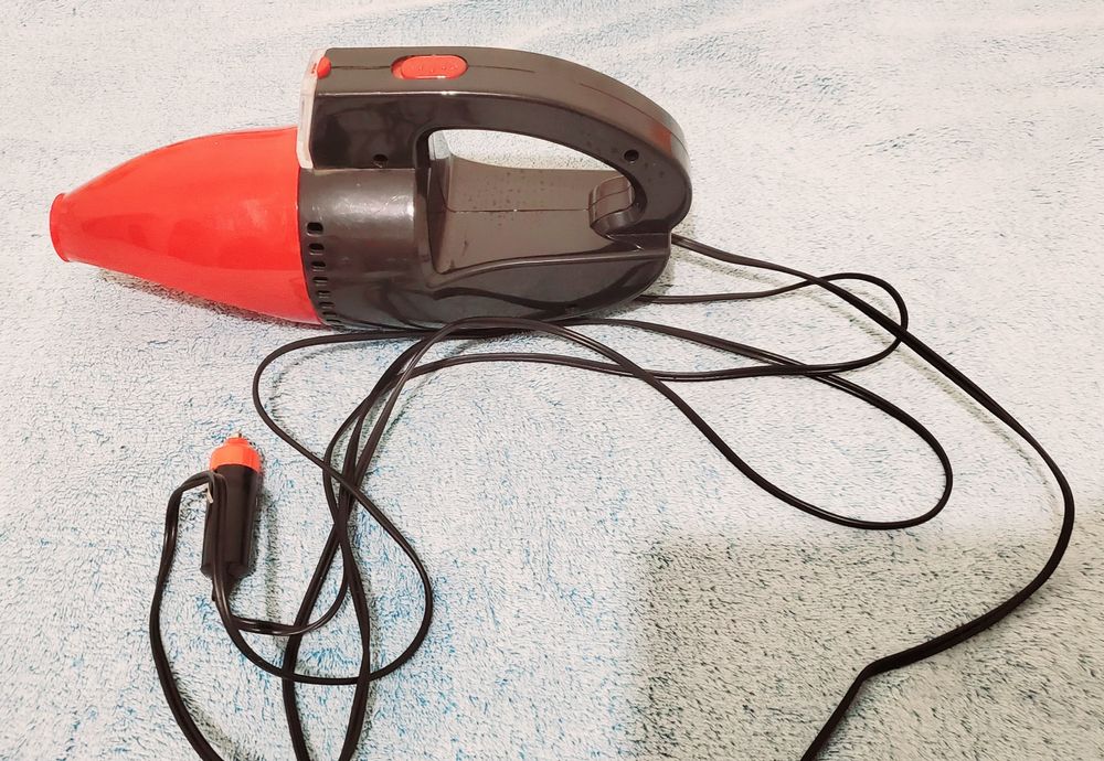 Aspirator auto cu furtun