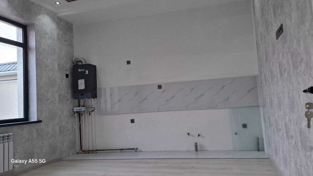 Срочно...Чорток махалла 2.4 соток 4 хона 3 та санузел ва  подвал бор