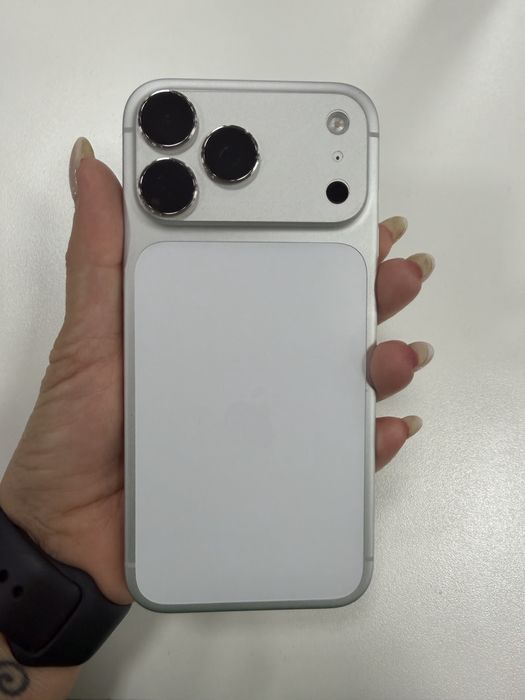 Apple 17 pro max