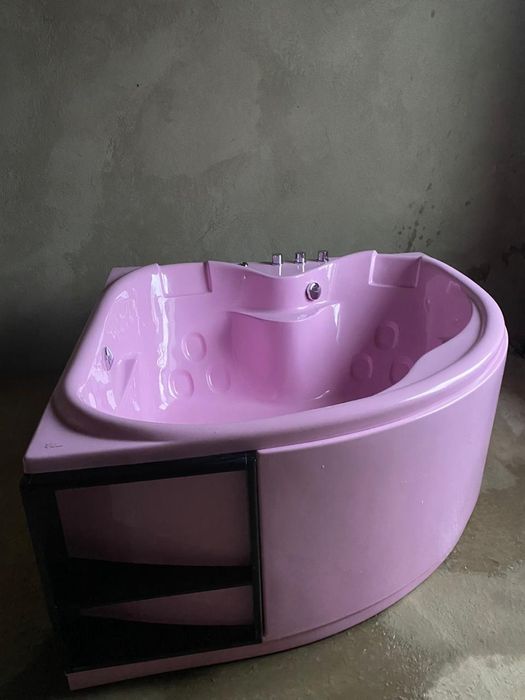 Продаётся ванна джакузи