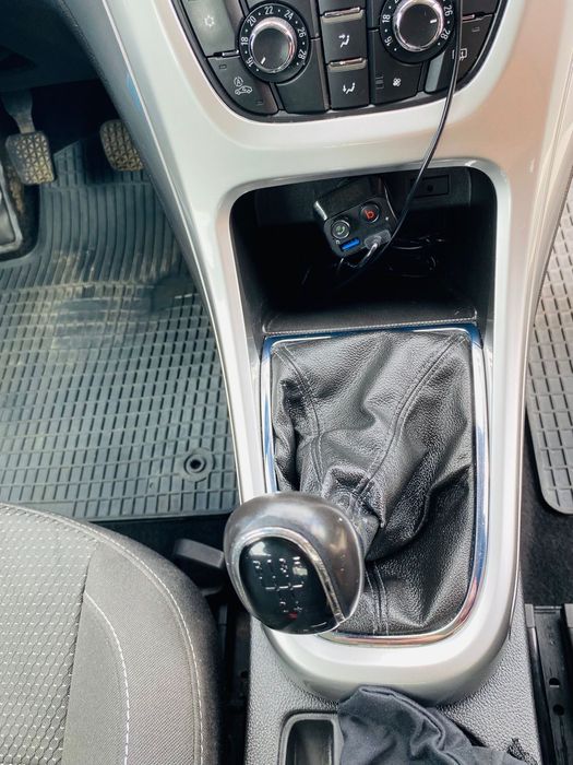 Opel Astra J 1.4 benzina motor clasic