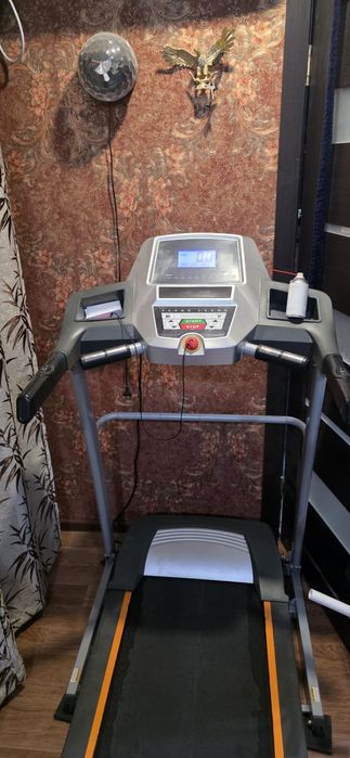 Продам беговую дорожку 110кг