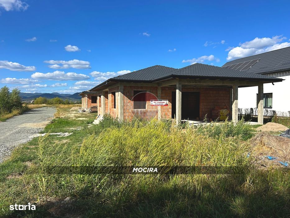 Casă nouă cu 4 camere LA ROSU si 550m2 teren Mocira, Maramureș