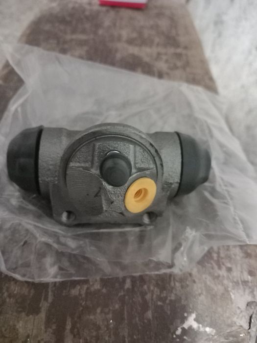 Комплект задни цилиндърчета и накладки за Пежо 406