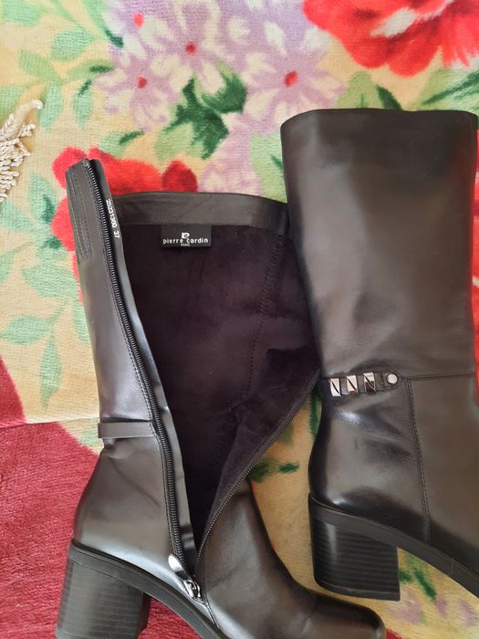 Продам женские сапоги кожаные.