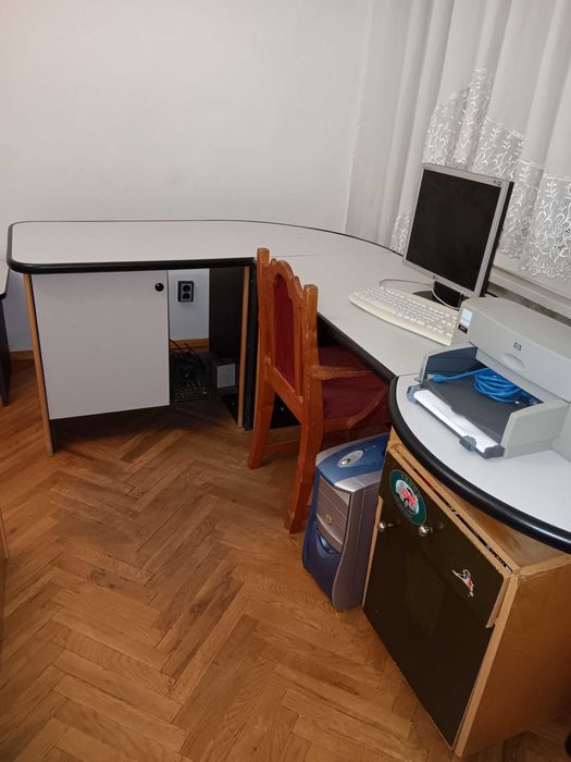 Ъглово бюро,втора употреба,запазено,в гр.Шумен