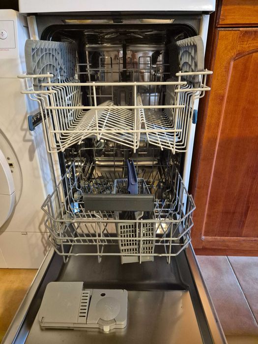 Съдомиялна машина свободностояща BEKO