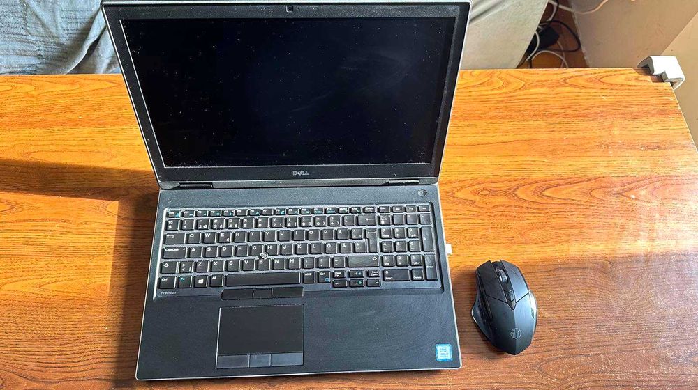 Професионален лаптоп Dell Precision 7530
