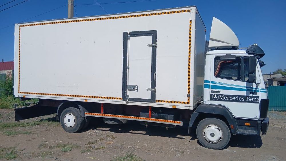 Продам машину мерседес 5 тоник