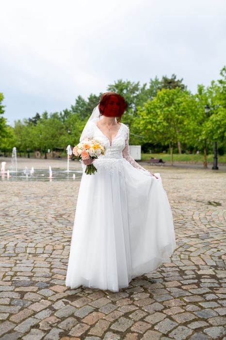 Rochie mireasa plus voal