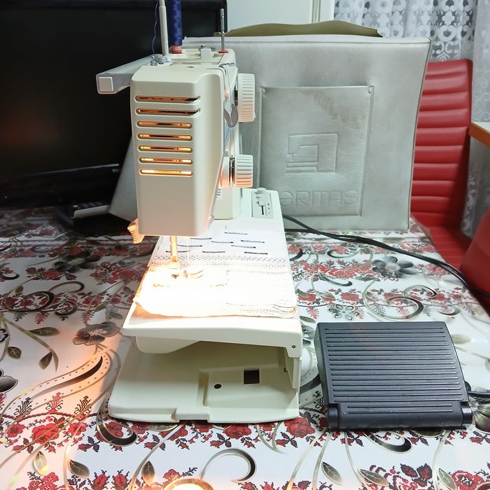 Masina de cusut VERITAS cu graifar industrial rotativ