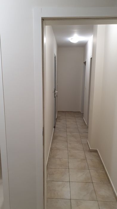 Под наем просторен 3 стаен партерен в кв. Витоша  с обзавеждане