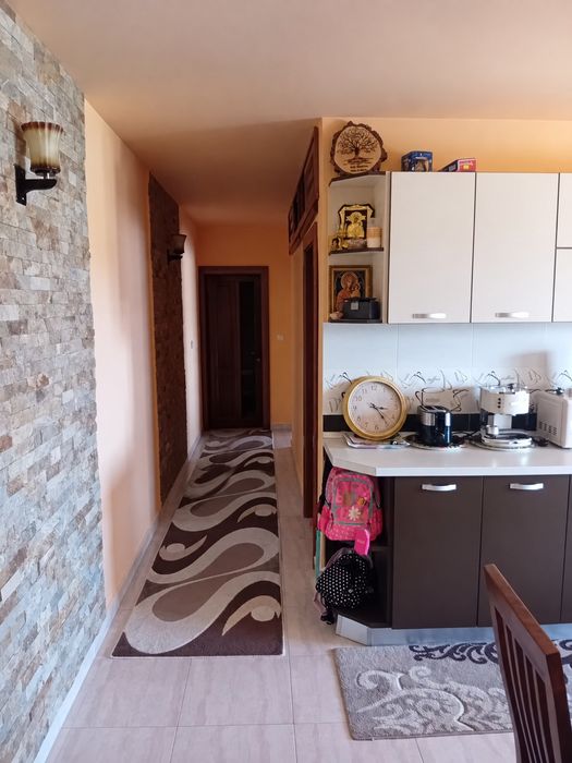 Se oferă spre vânzare apartament cu suprafața de 60 mp, situat în Beiuș