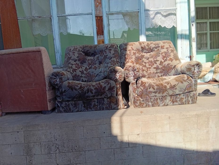 Srochni   eski krislo sotiladi narxi 2tasi 500 ming