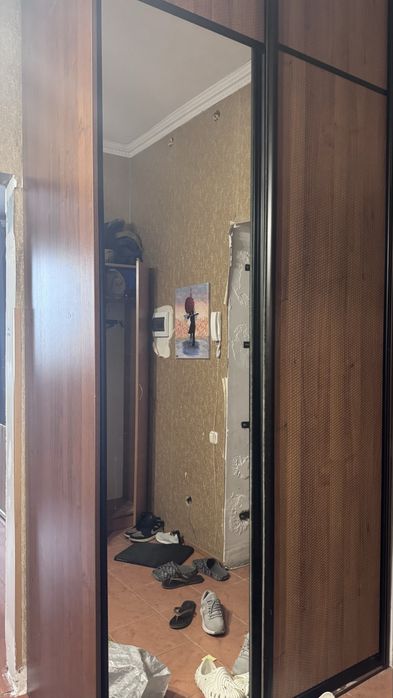 Шкаф в прихожую отдам даром