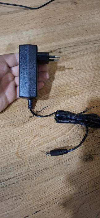 Блок питания 12 вольт,1.5 ампер .адаптор