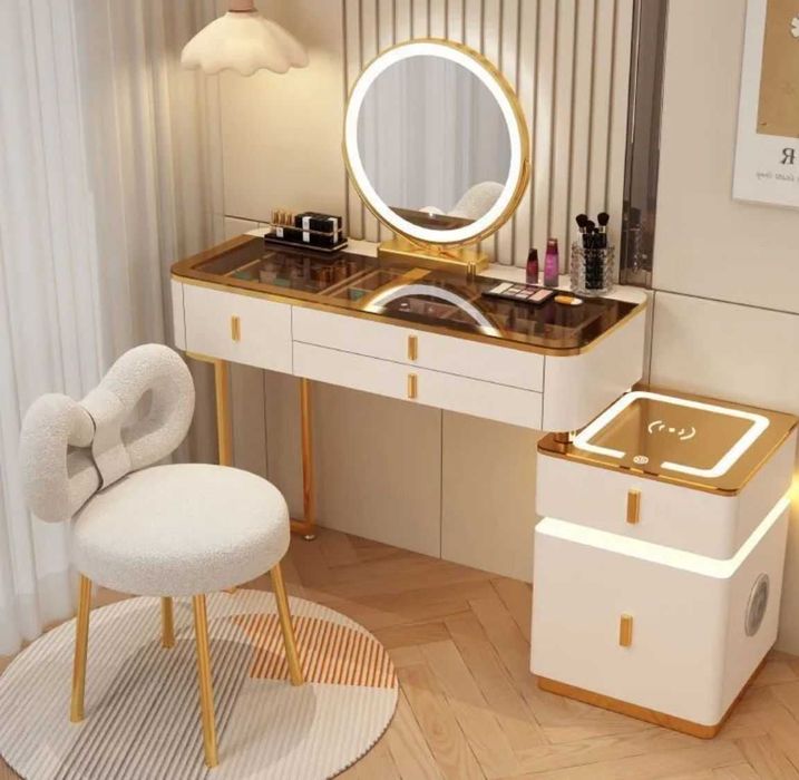 Туалетный столик, Дамский столик
