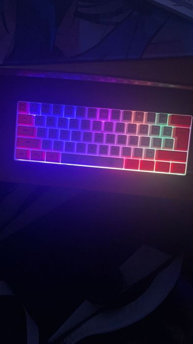 Tastatura silentioasa iluminata