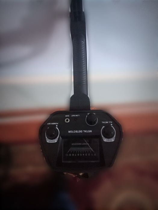 МЕТАЛЛОИСКАТЕЛЬ.    металоискатель