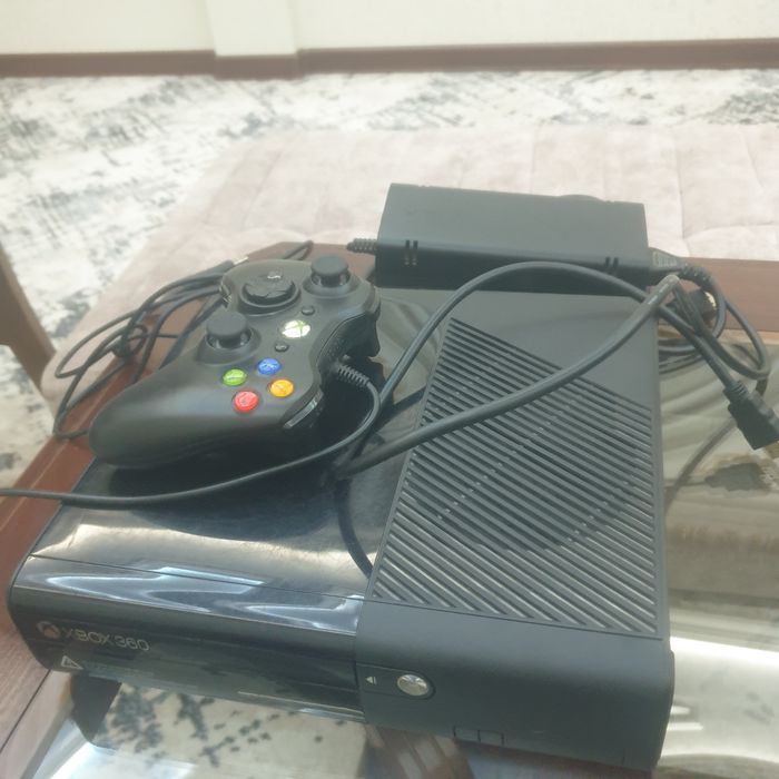 Xbox 360 Elite Zlom qilingan 46 uyini bor
