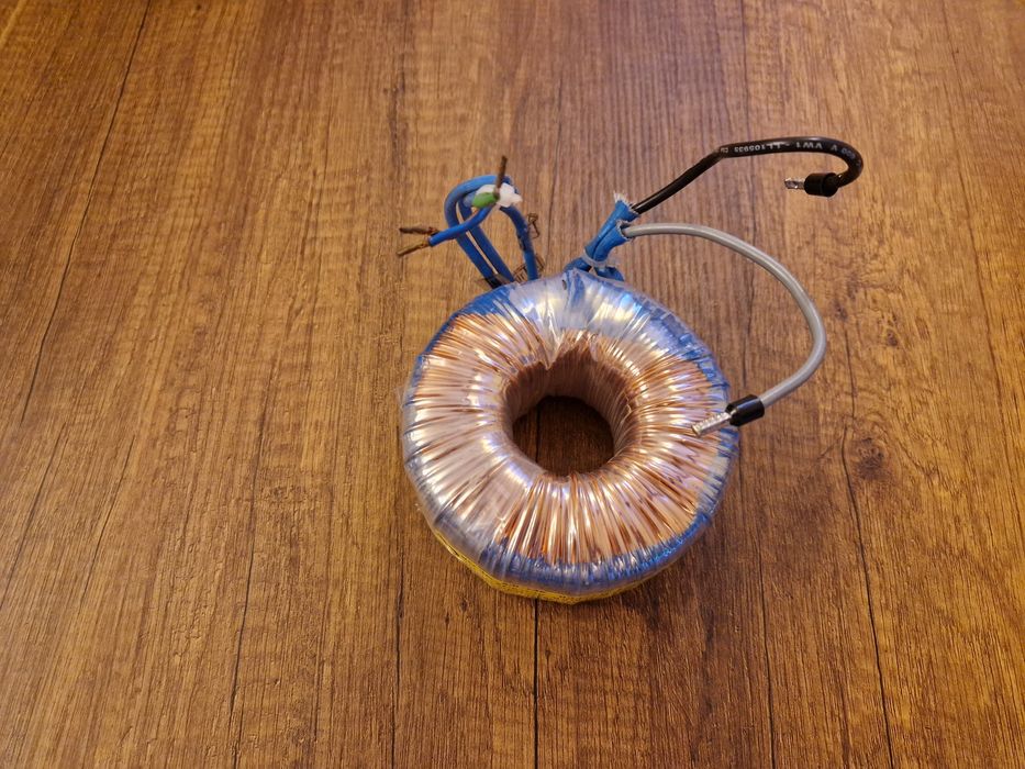 Тороидален трансформатор 0-230v 0-12v 0-9v