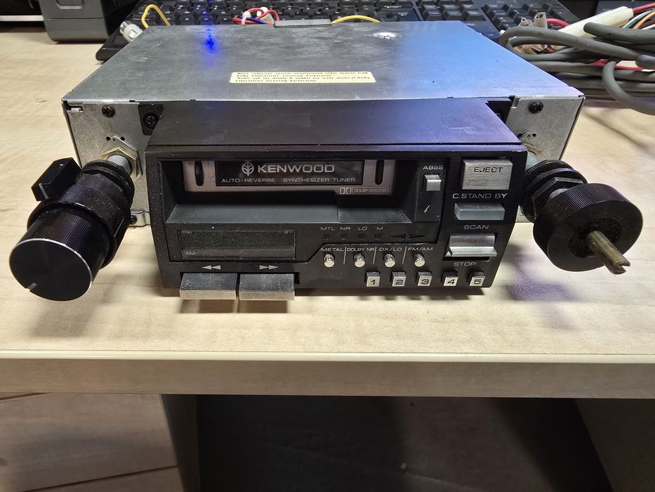 Radiocasetofon auto Kenwood krc-722 cu amplificator kac-887